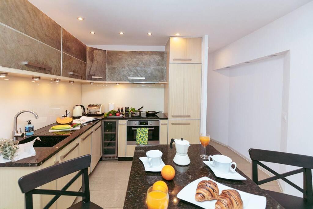 Apartment In The Heart Of Warsaw! Exterior foto
