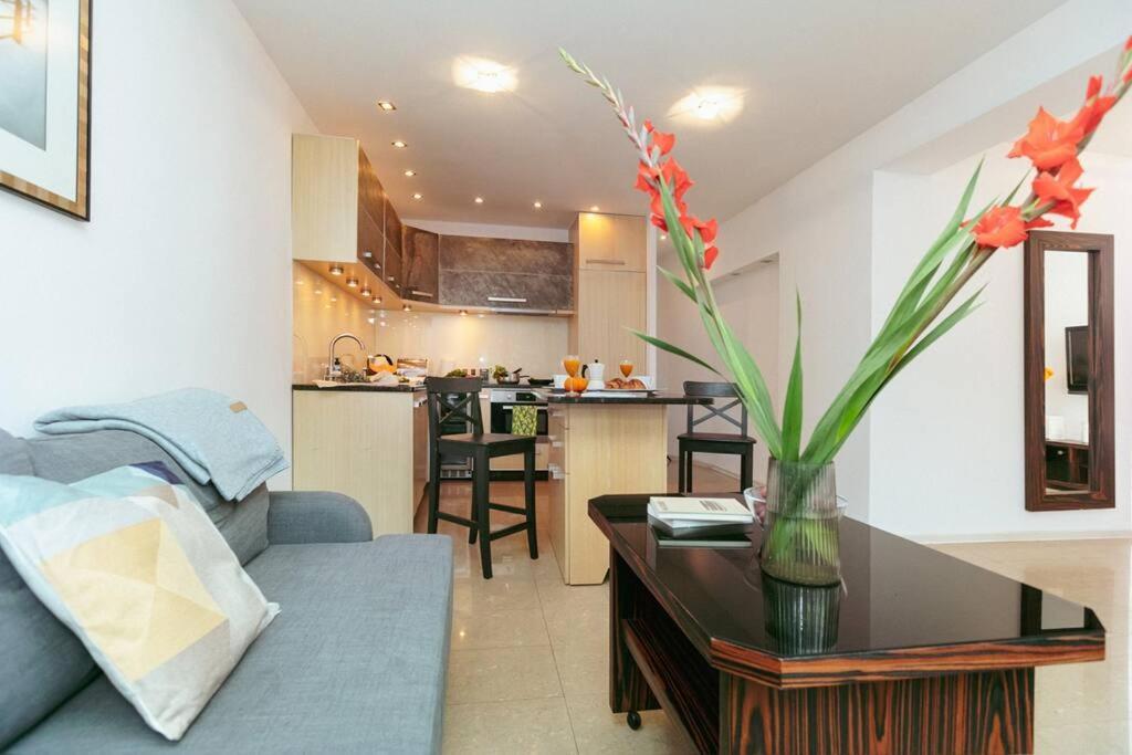 Apartment In The Heart Of Warsaw! Exterior foto